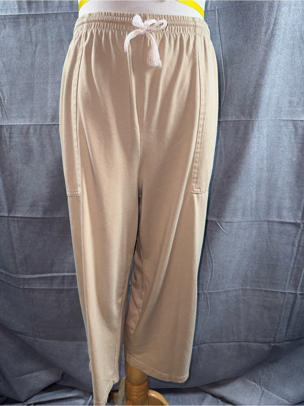 2719-Blair Light Beige Wide-Leg Drawstring Capris
